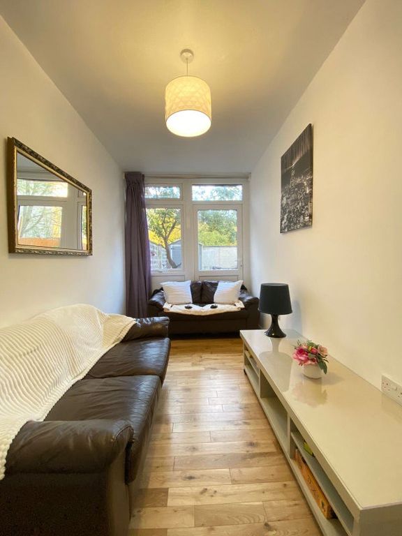 Property photo 3 of 8 Gallery