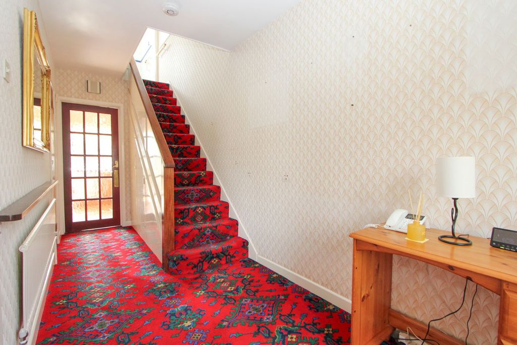 Property photo 2 of 21