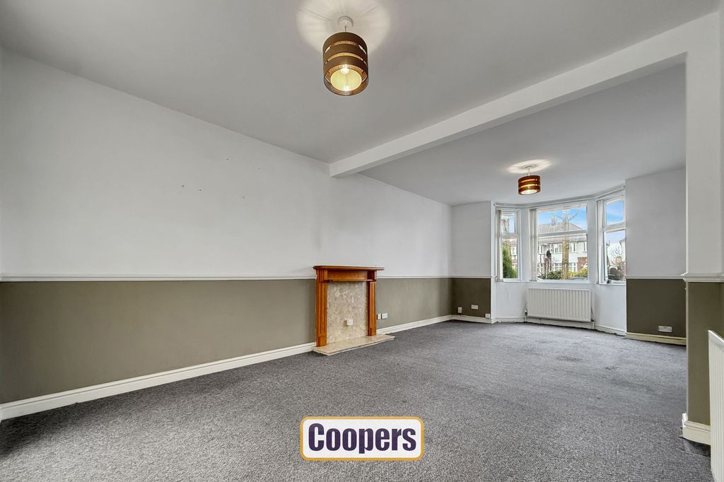 Property photo 3 of 13 Lounge/Dining Room