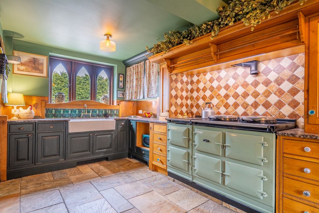 Property photo 3 of 47