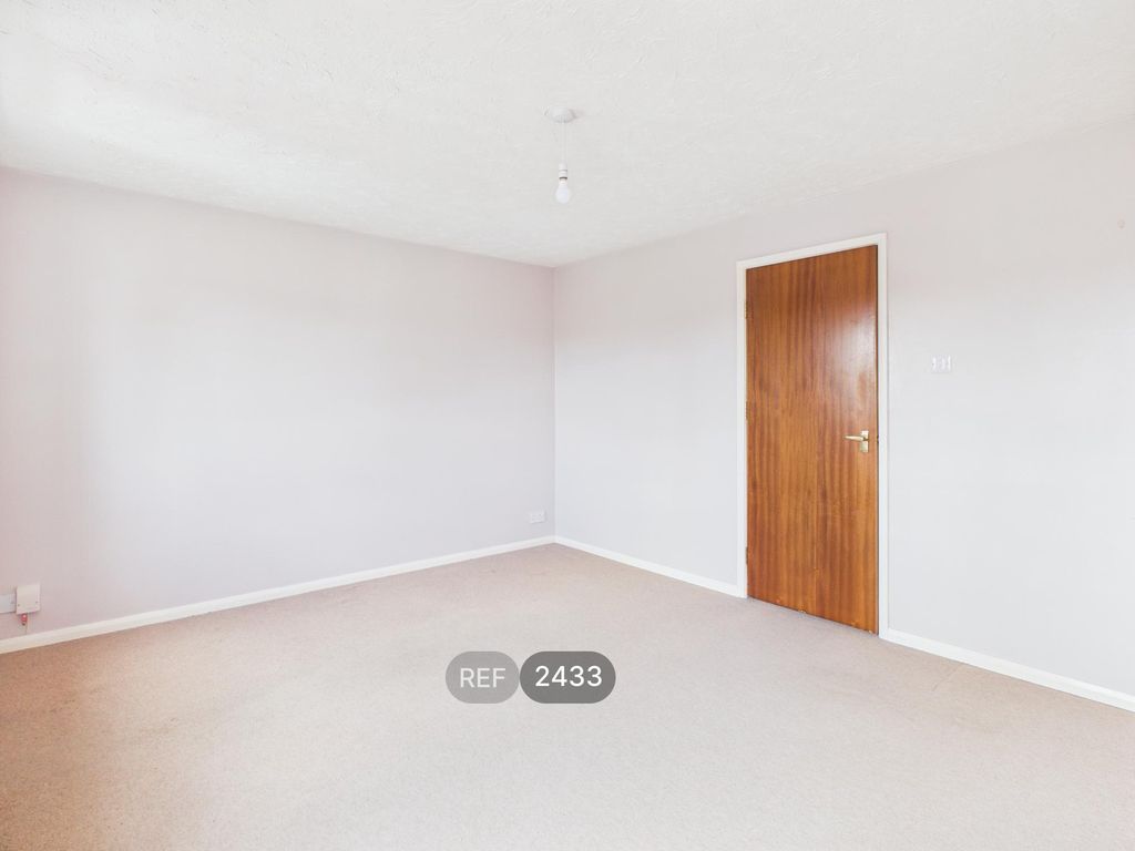 Property photo 3 of 13 Living Room