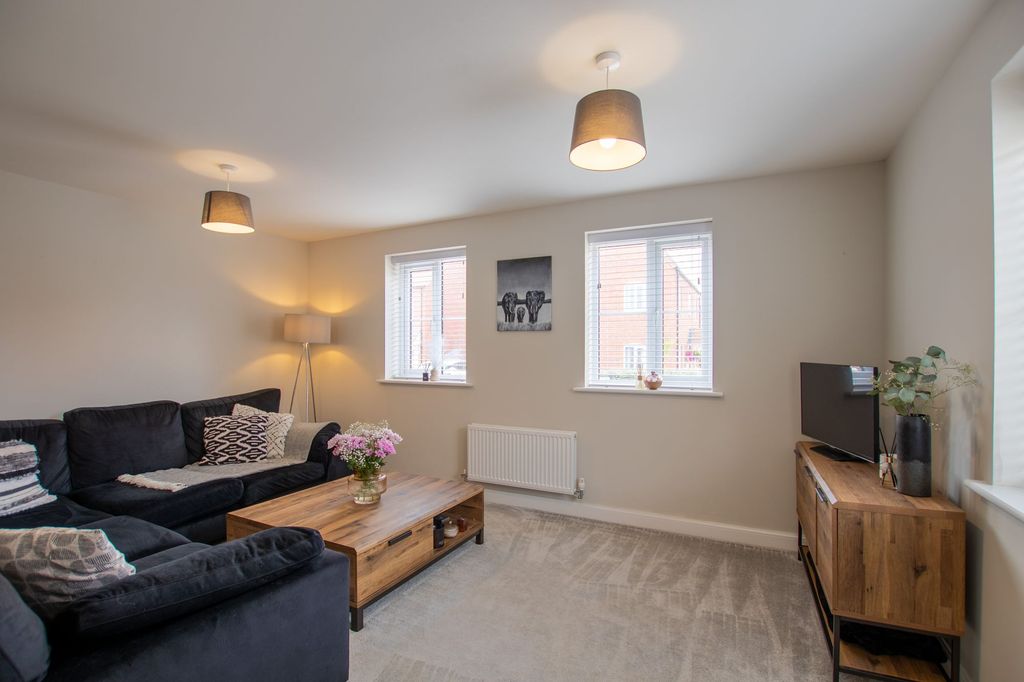 Property photo 3 of 19