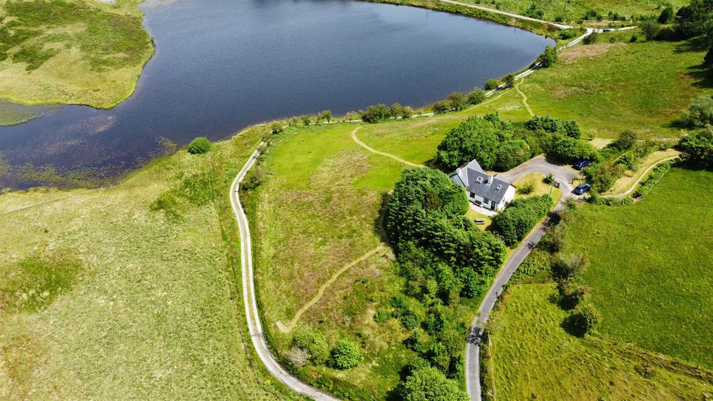 Property photo 1 of 42 Penybryn - Pic 4.Jpg