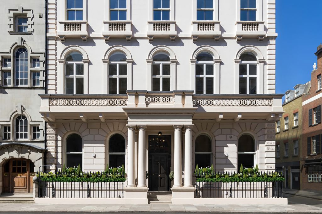 Property photo 3 of 10