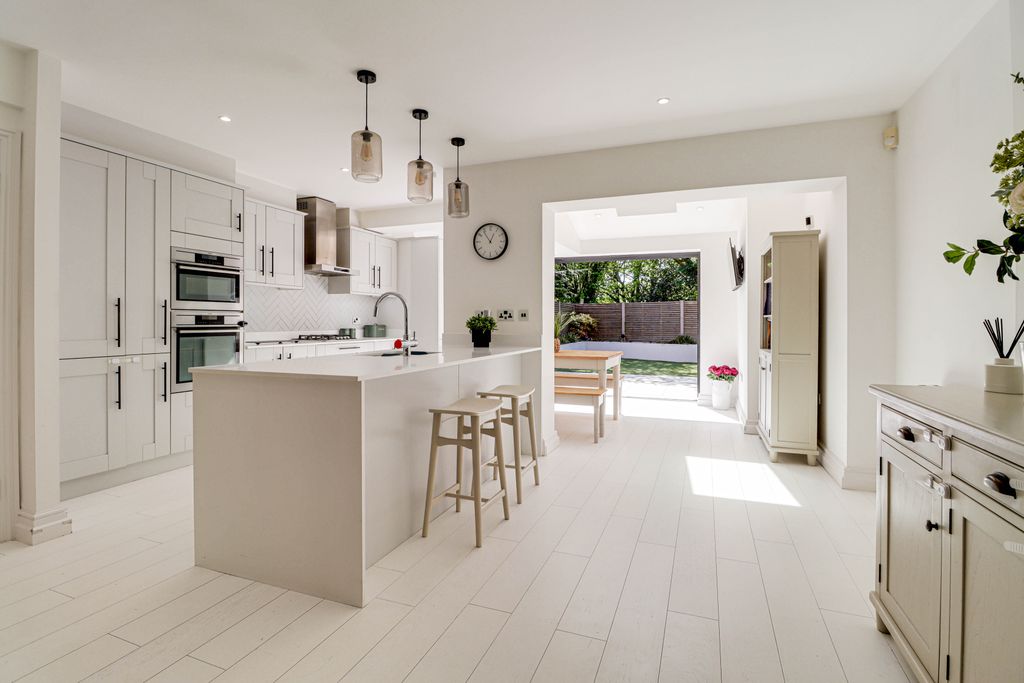 Property photo 2 of 22 Kitchen