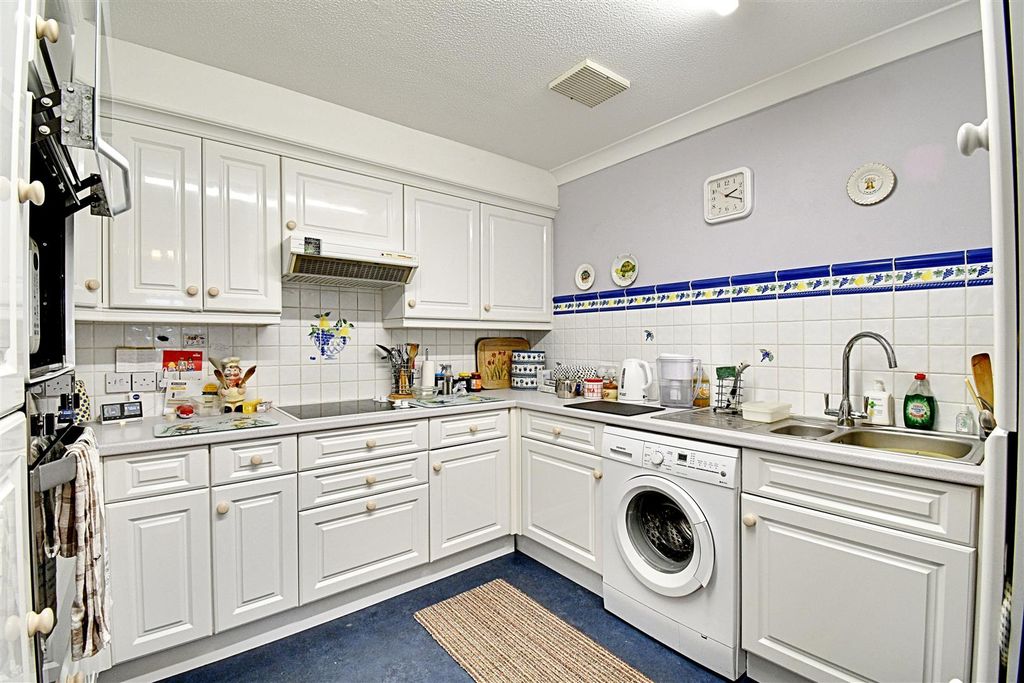 Property photo 3 of 20 Kitchen 1.Jpg