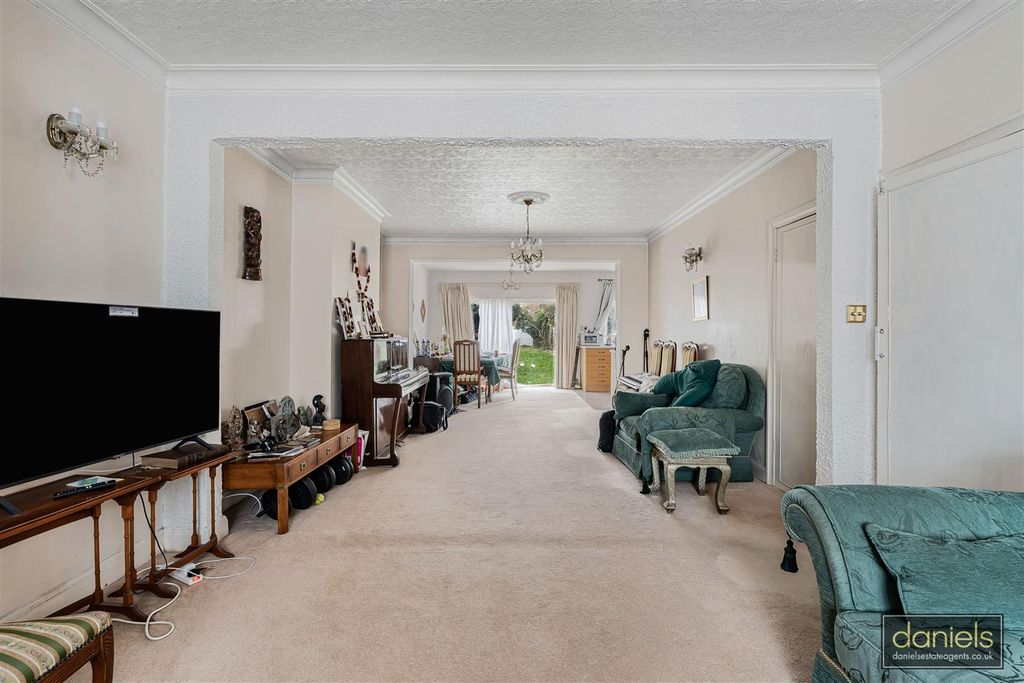 Property photo 2 of 17 10_73719_Watermarked.Jpg