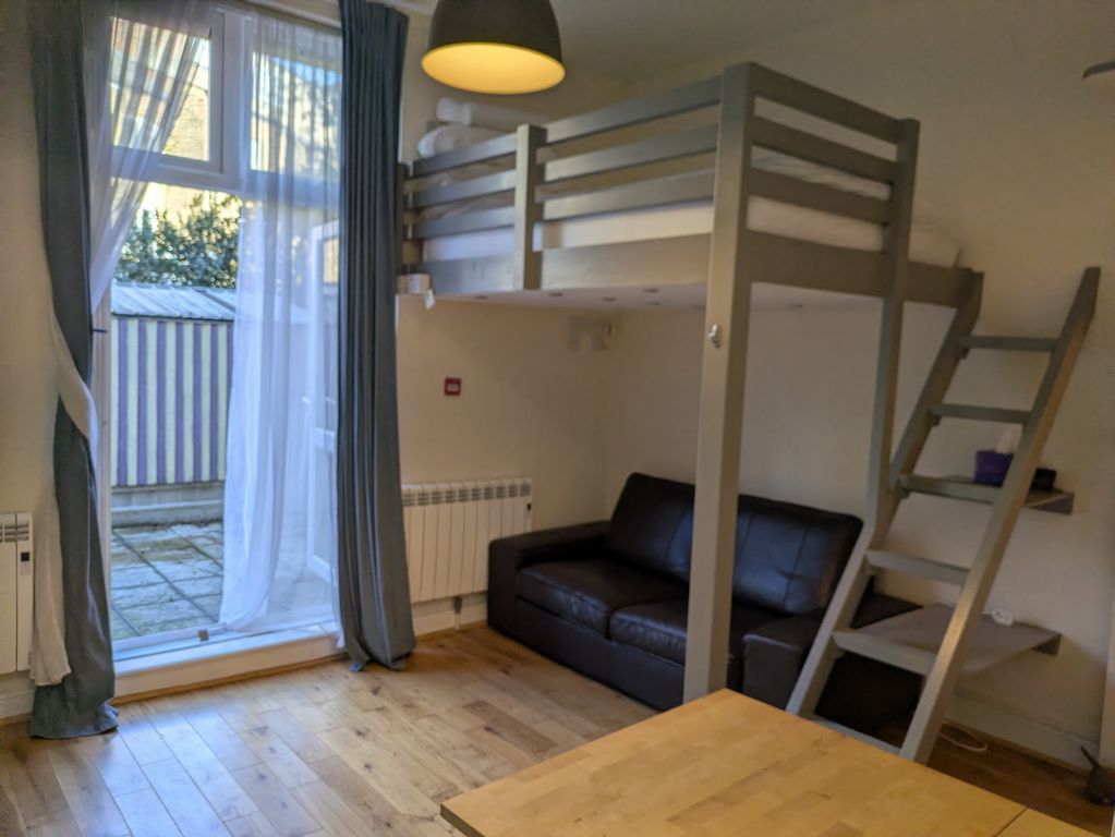 Property photo 1 of 6 Photo 5