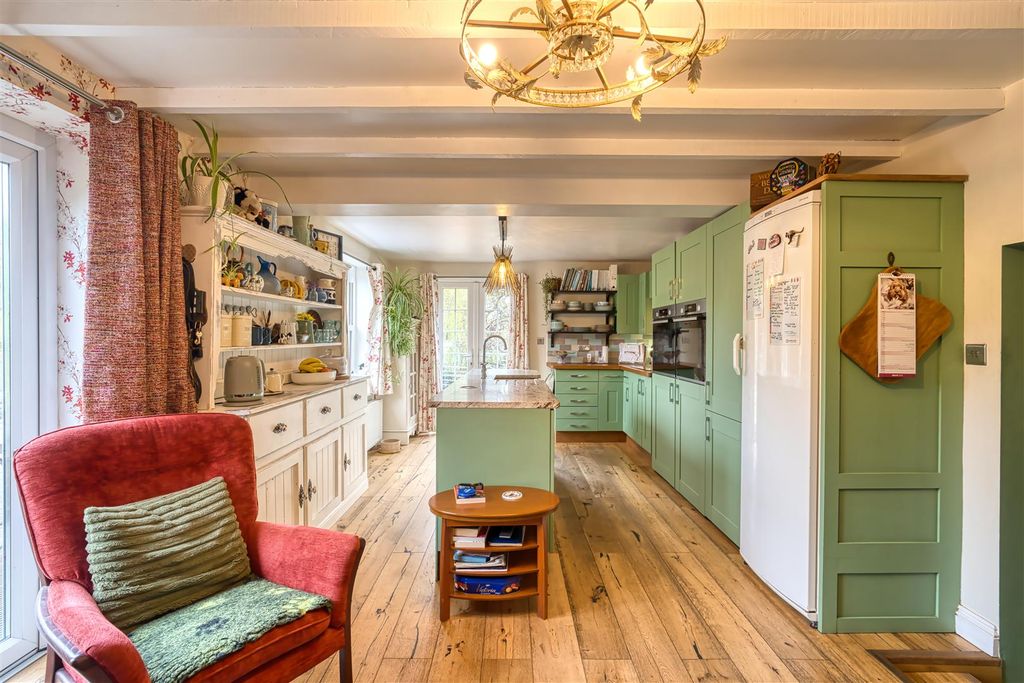 Property photo 2 of 14 Kitchen