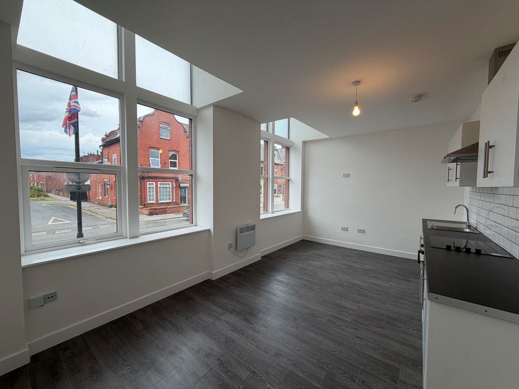 Property photo 2 of 8