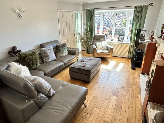 Property photo 2 of 13 Lounge
