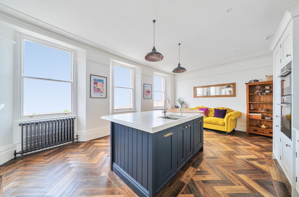 Property photo 3 of 39 1343191-26-68B32E...