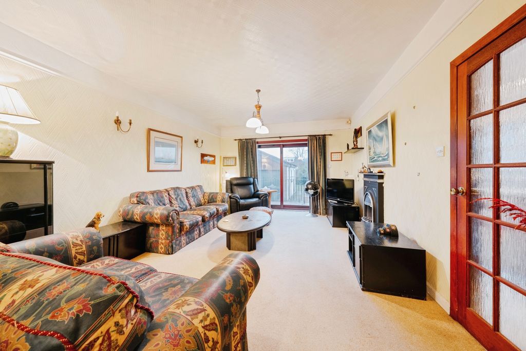 Property photo 3 of 20 Living Room