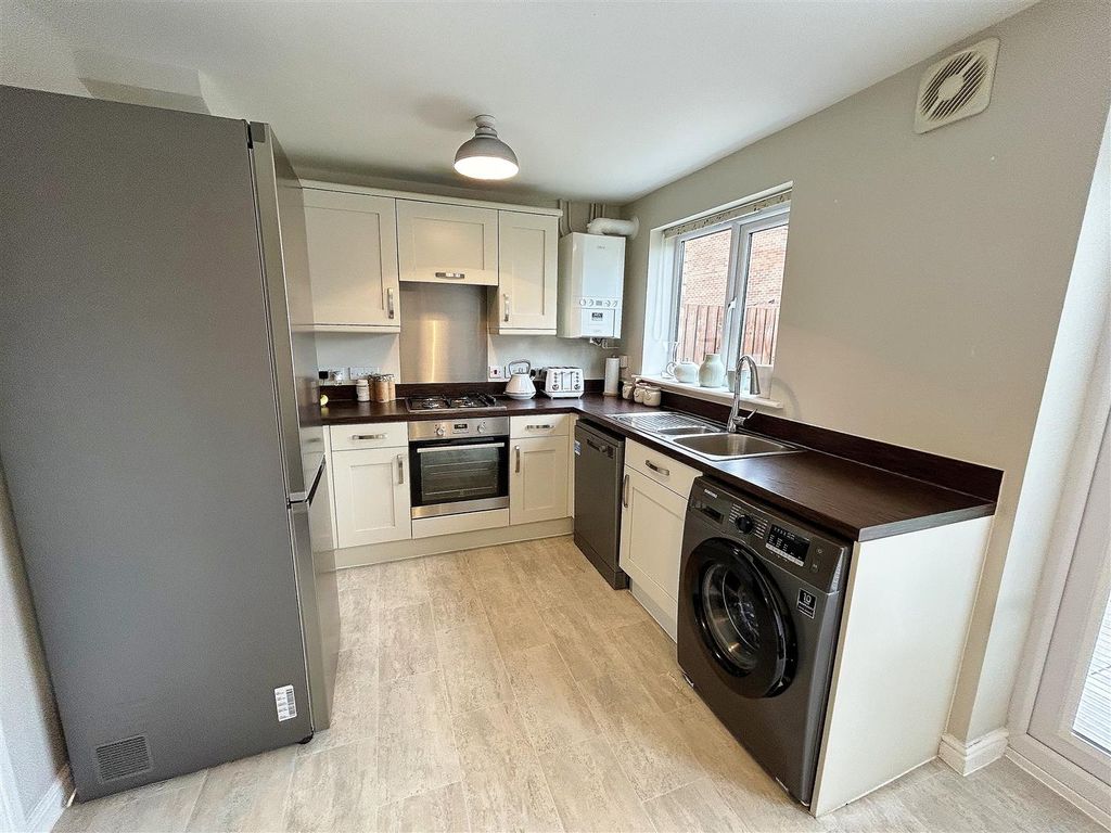 Property photo 2 of 13 Kitchen