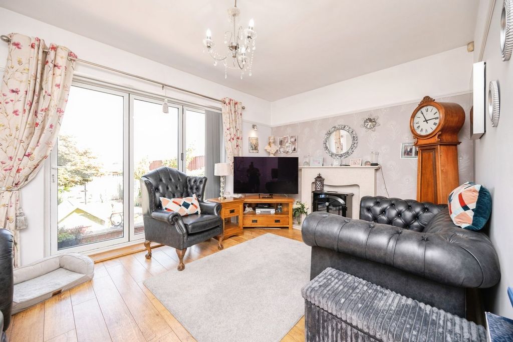 Property photo 2 of 19