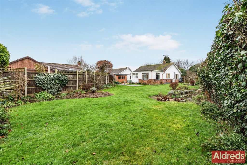 Property photo 3 of 21 Garden