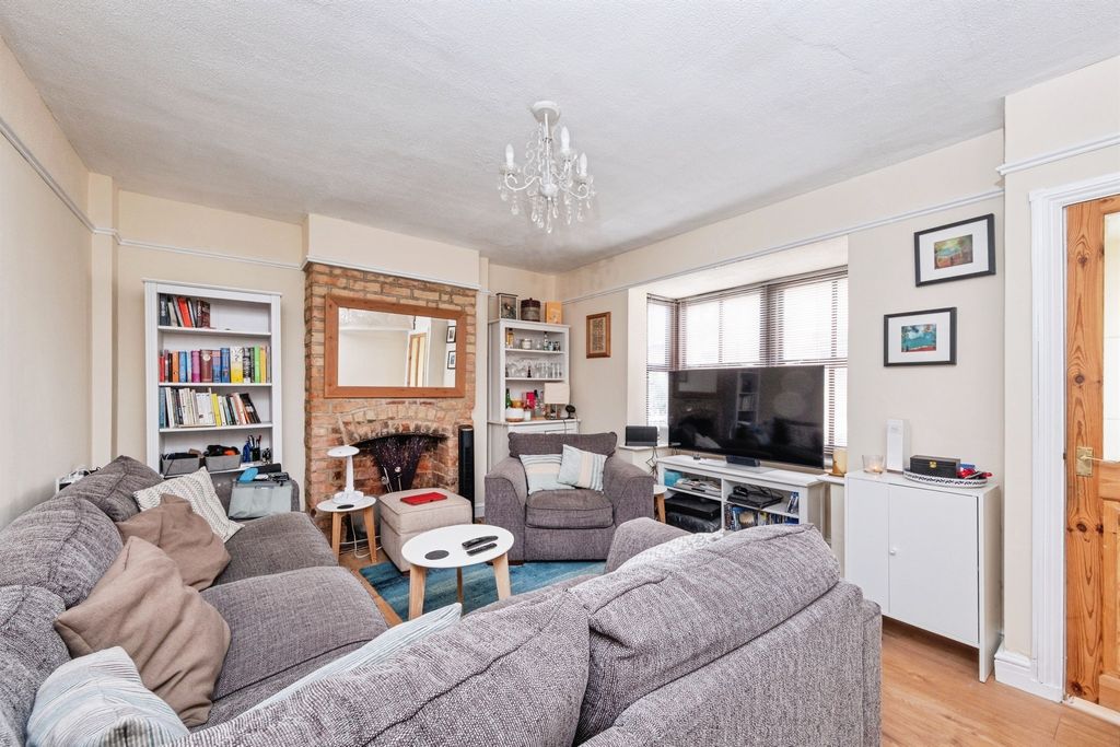 Property photo 2 of 13