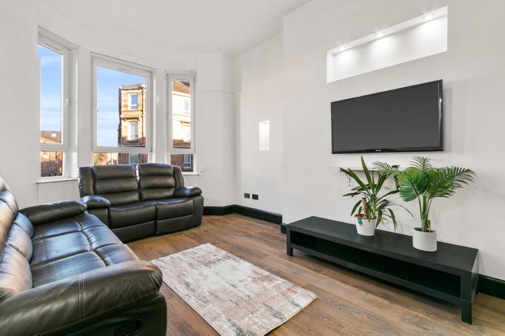 Property photo 2 of 27