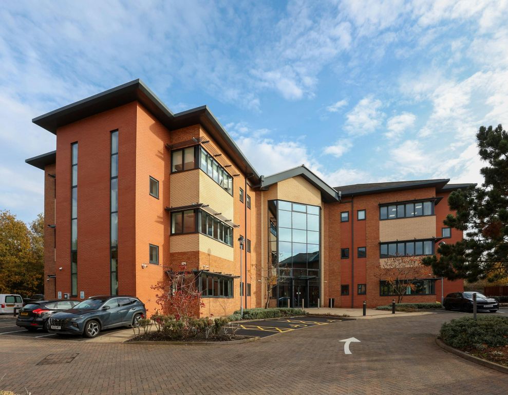 Property photo 1 of 21 61125  Wolverhampton Bp  Ground Stills 40.Jpg