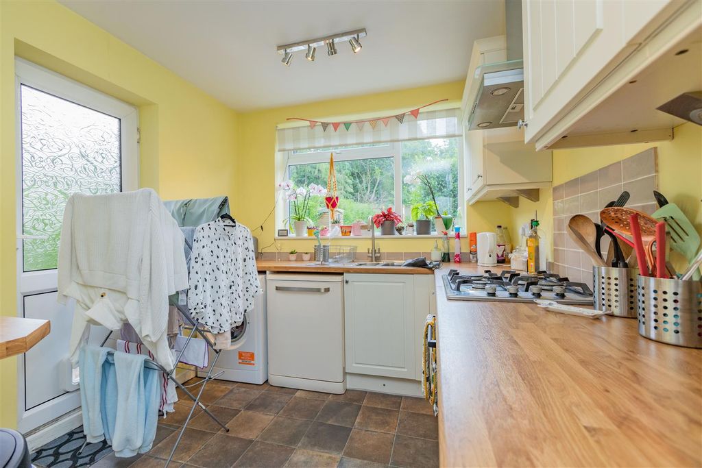Property photo 3 of 12 Img_9437.Jpg
