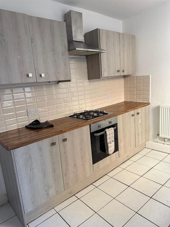 Property photo 1 of 4 Kitchen 1.Jpeg