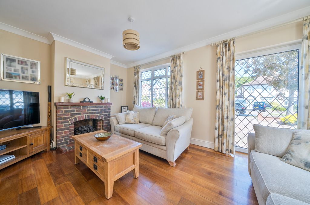 Property photo 2 of 20 1290108-3-68271ee...