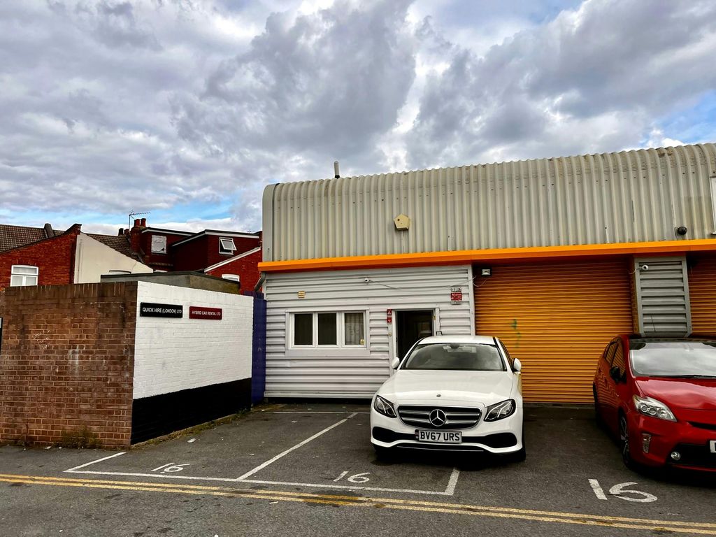 Property photo 2 of 10 cd.Jpg