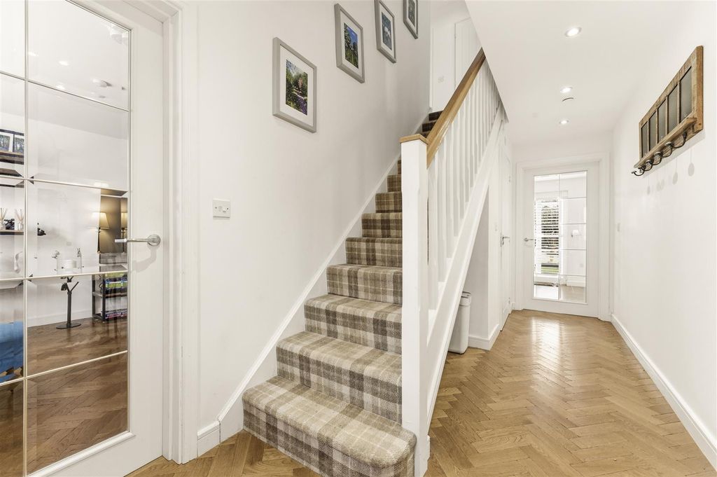 Property photo 2 of 19 02-A7404713.Jpg