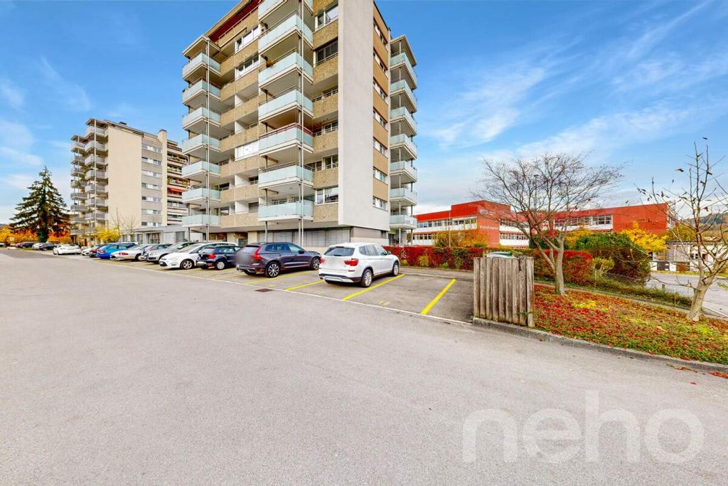 Property photo 1 of 12