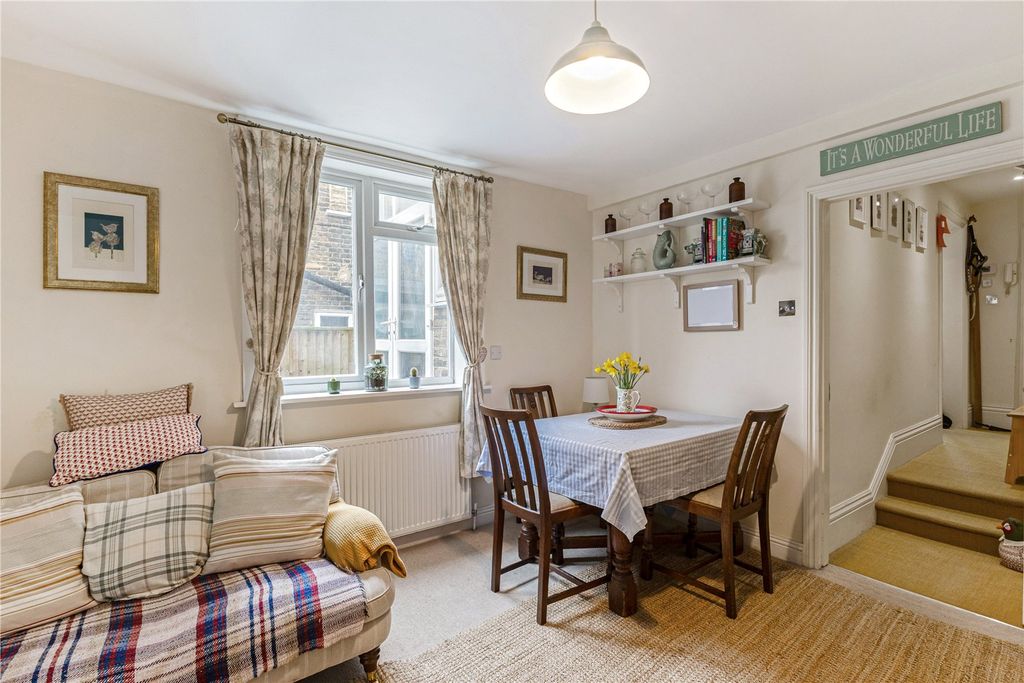 Property photo 3 of 13 Reception