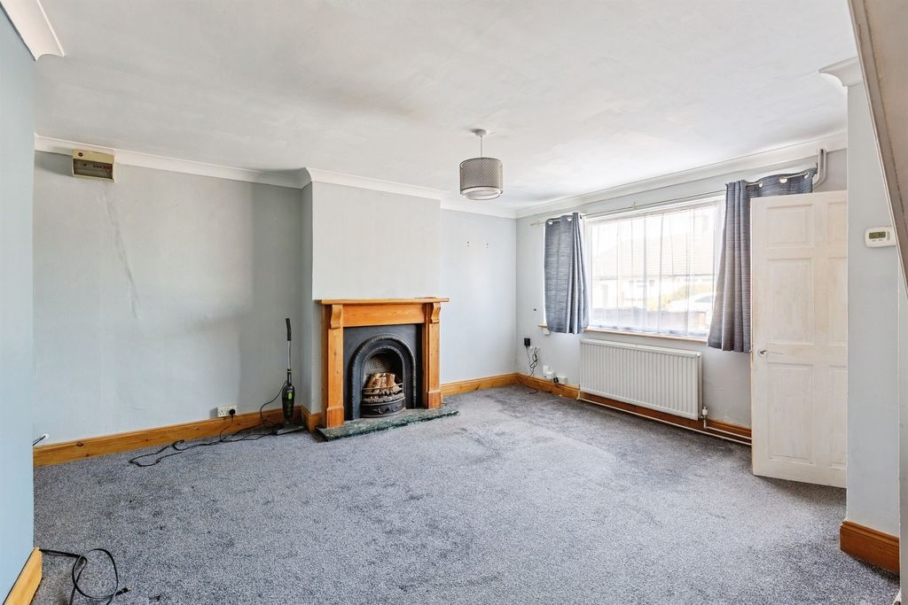 Property photo 2 of 16