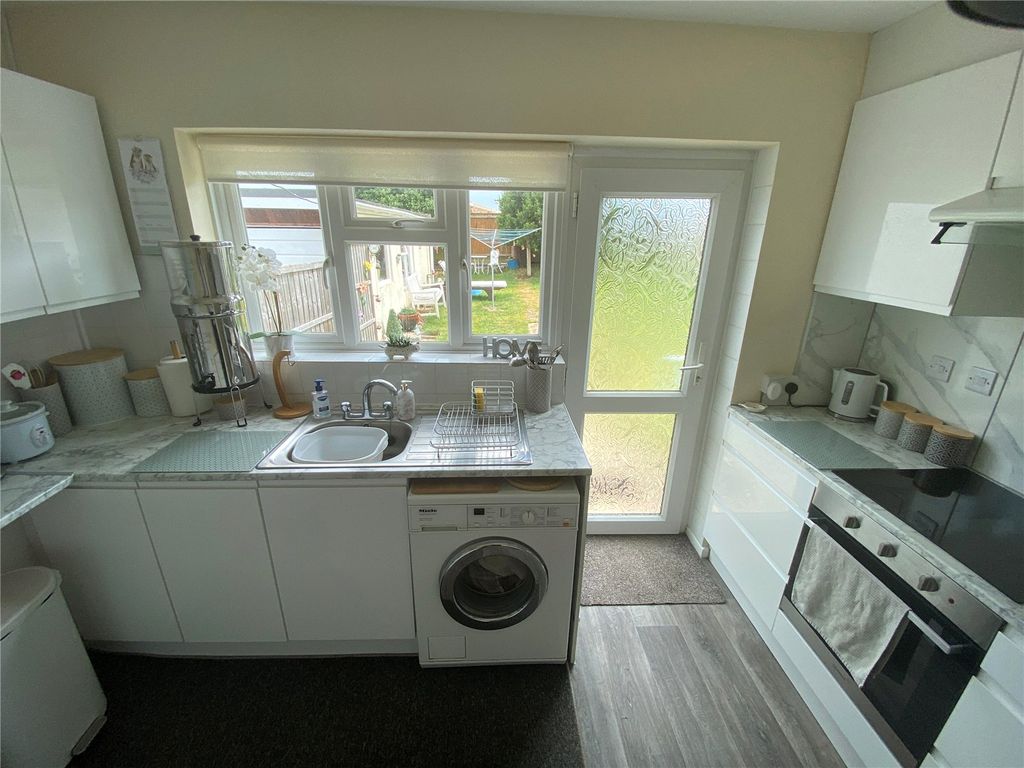 Property photo 2 of 18 Picture No. 34