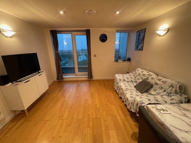 Property photo 2 of 9 Lounge