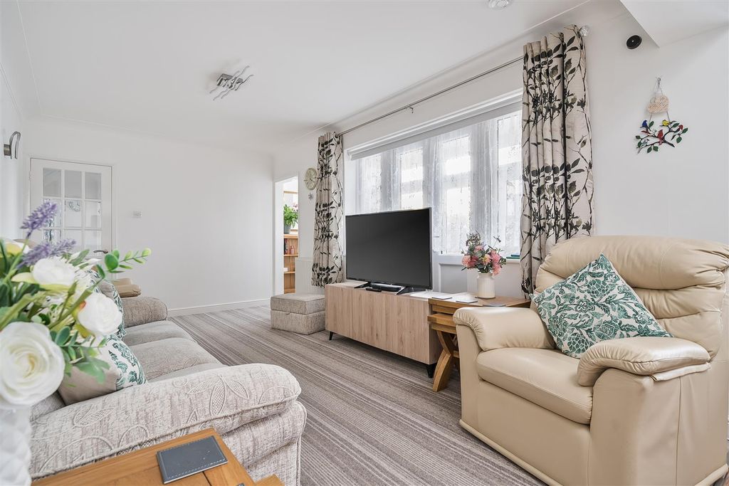 Property photo 3 of 24 1375864-24-690A42c23B25A.Jpg