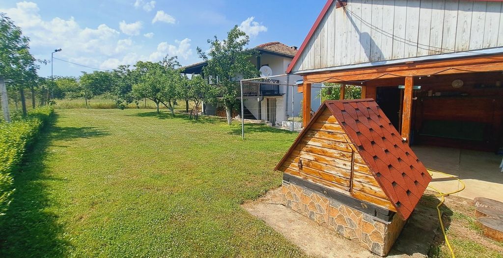 Property photo 2 of 5