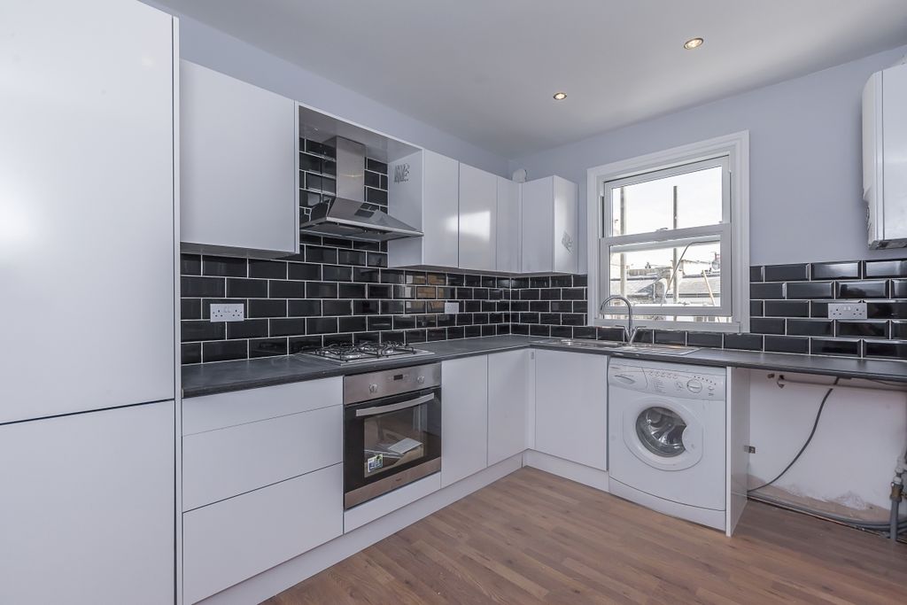 Property photo 2 of 11 39-Kilmaine-Road-003