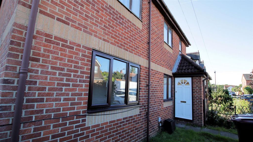 Property photo 1 of 6 Front.Jpg