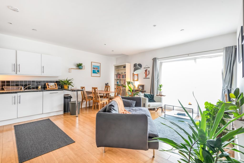 Property photo 2 of 13 635086 (2)
