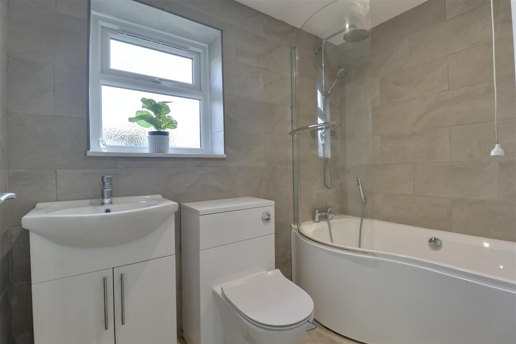 Property photo 3 of 11 C7D61206-24B1-4114-82A1-3289520Cf5A2_1_201_A.Jpeg