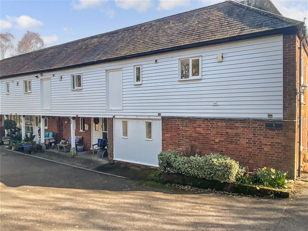 Property photo 3 of 21 Front