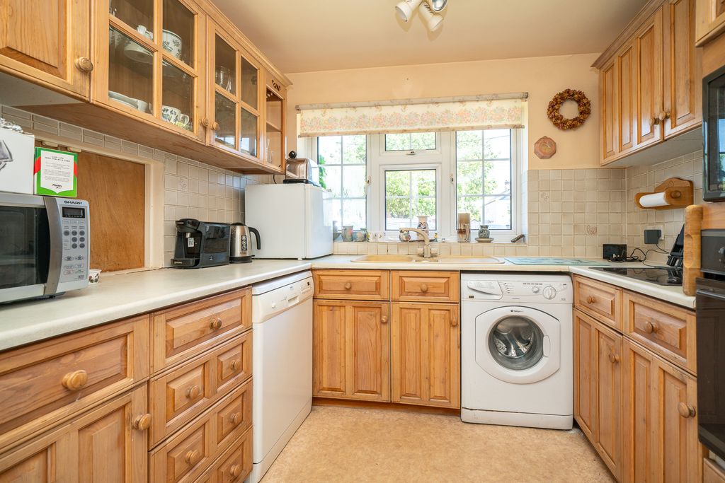 Property photo 2 of 24