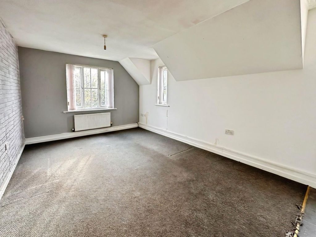 Property photo 3 of 8 876F5c7c-Whatsapp 20Image 202026-04-27 20At 2015.5