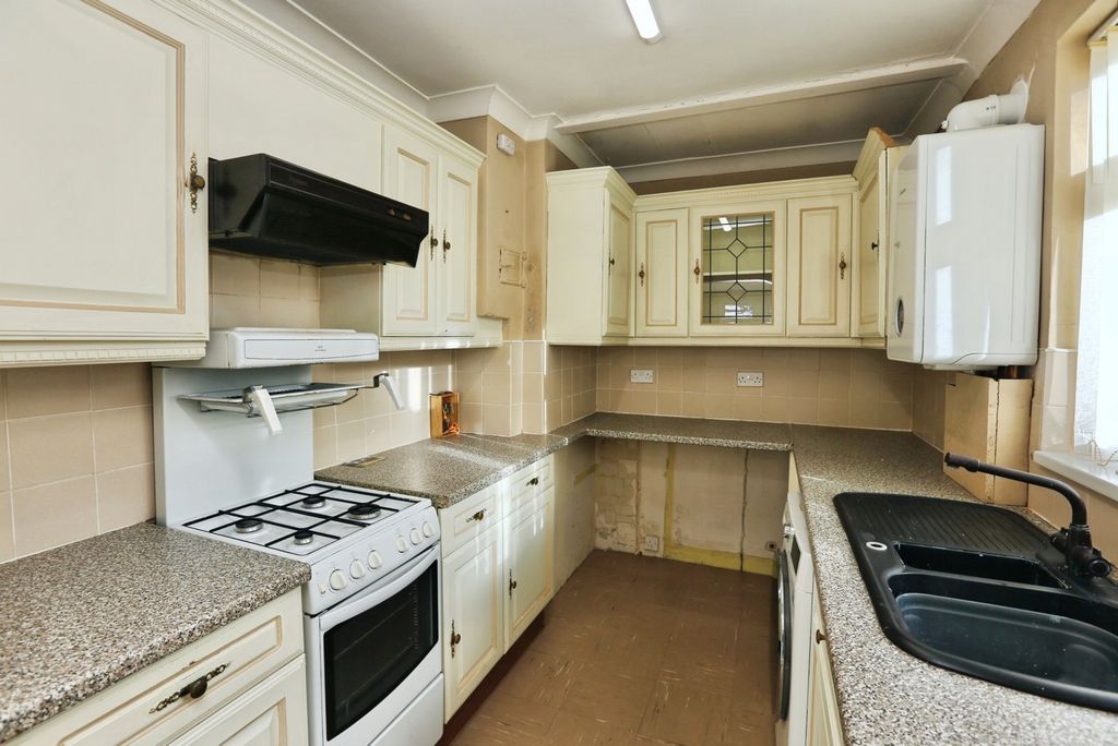 Property photo 2 of 20 Pbox-Img.Jpg