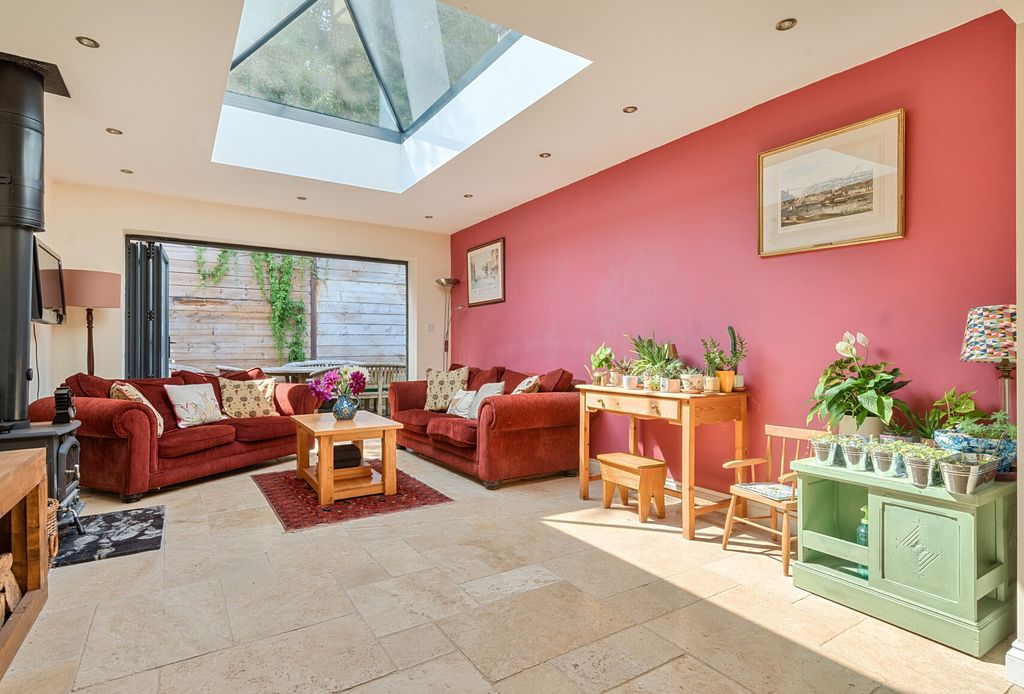 Property photo 2 of 23 1496566-8-19F8Acf...