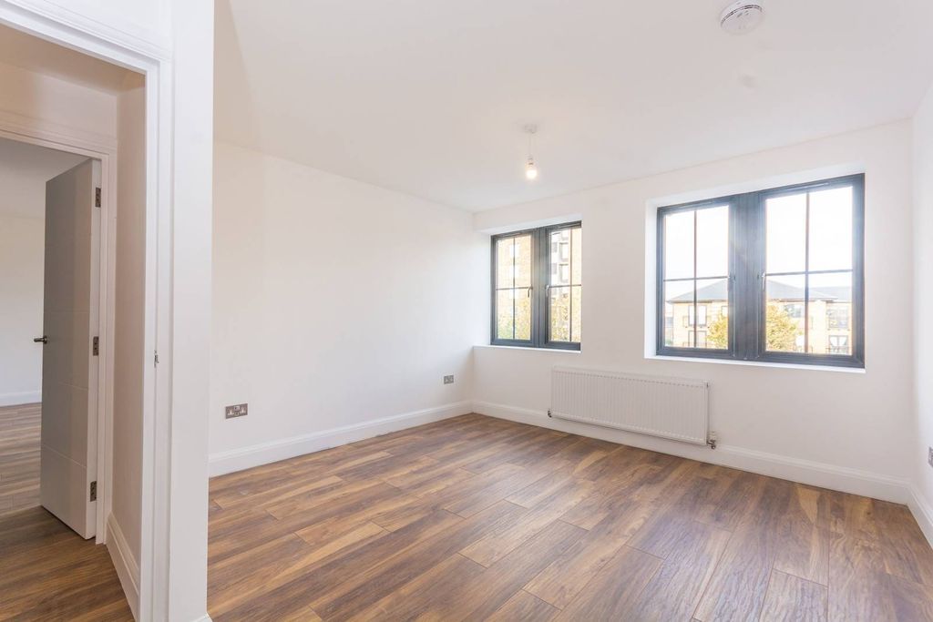 Property photo 1 of 5