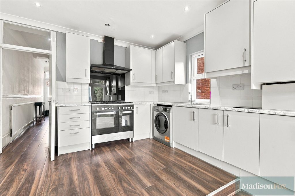 Property photo 2 of 22 Picture No. 08