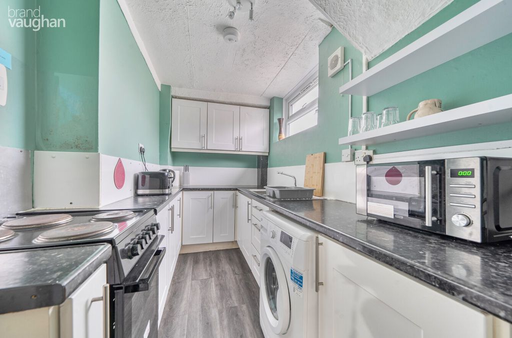 Property photo 2 of 10 0c94E38E-1A3B-422...