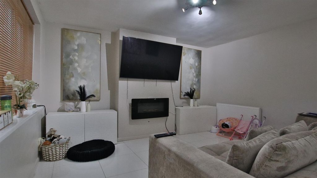 Property photo 3 of 18 Img_1183.Jpg