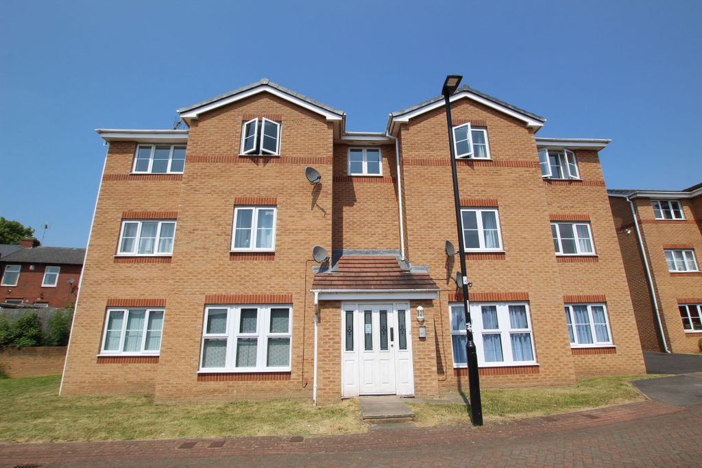 Property photo 1 of 24
