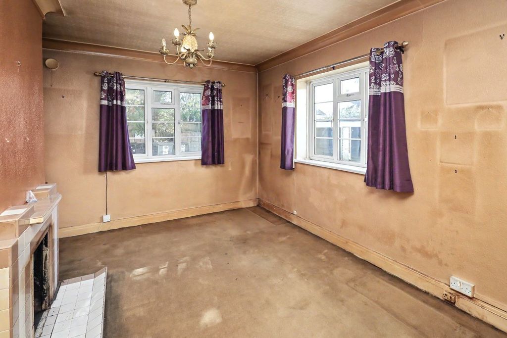 Property photo 3 of 13